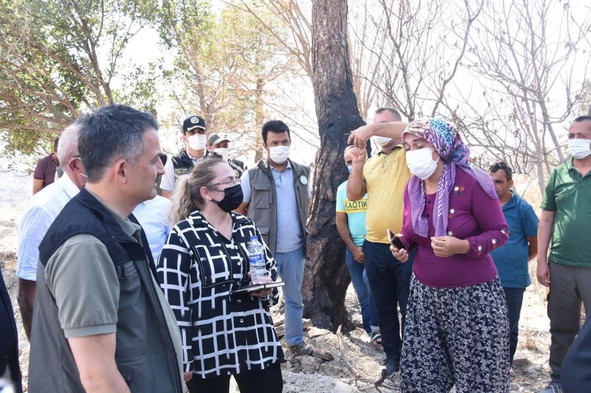 Son Dakika | Tarım ve Orman Bakanı Pakdemirli, Manavgat\'ta yangından zarar gören mahalleleri ziyaret etti Açıklaması