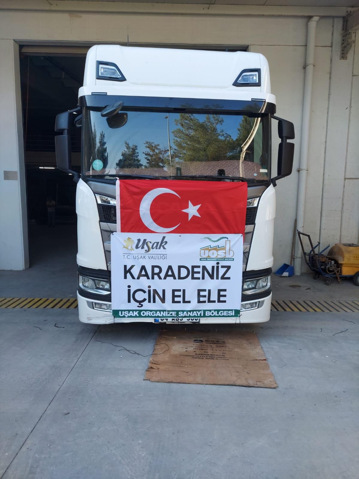 Son Dakika | Uşak\'tan selin etkilediği Kastamonu\'ya battaniye ve su yardımı