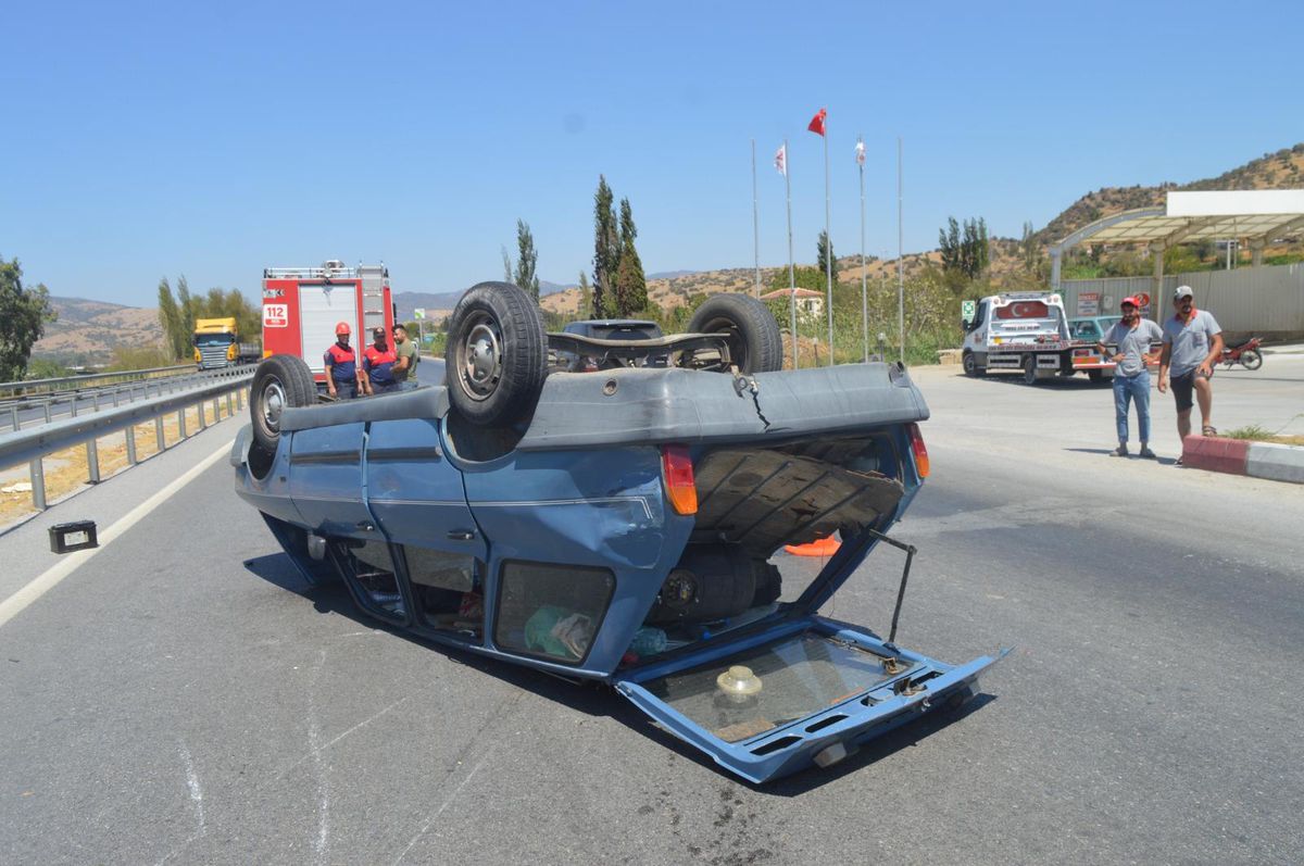 Aydın\'da devrilen otomobildeki 5 kişi yaralandı