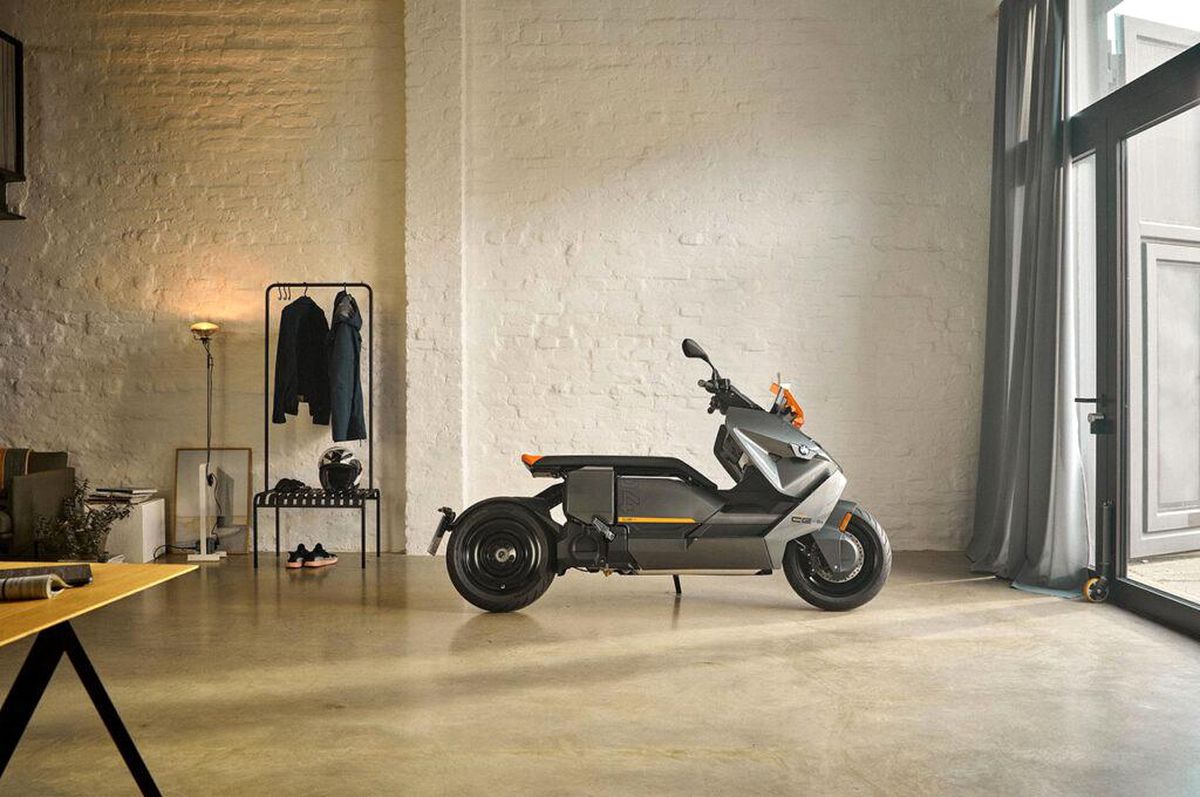 BMW CE 04 2022\'de geliyor
