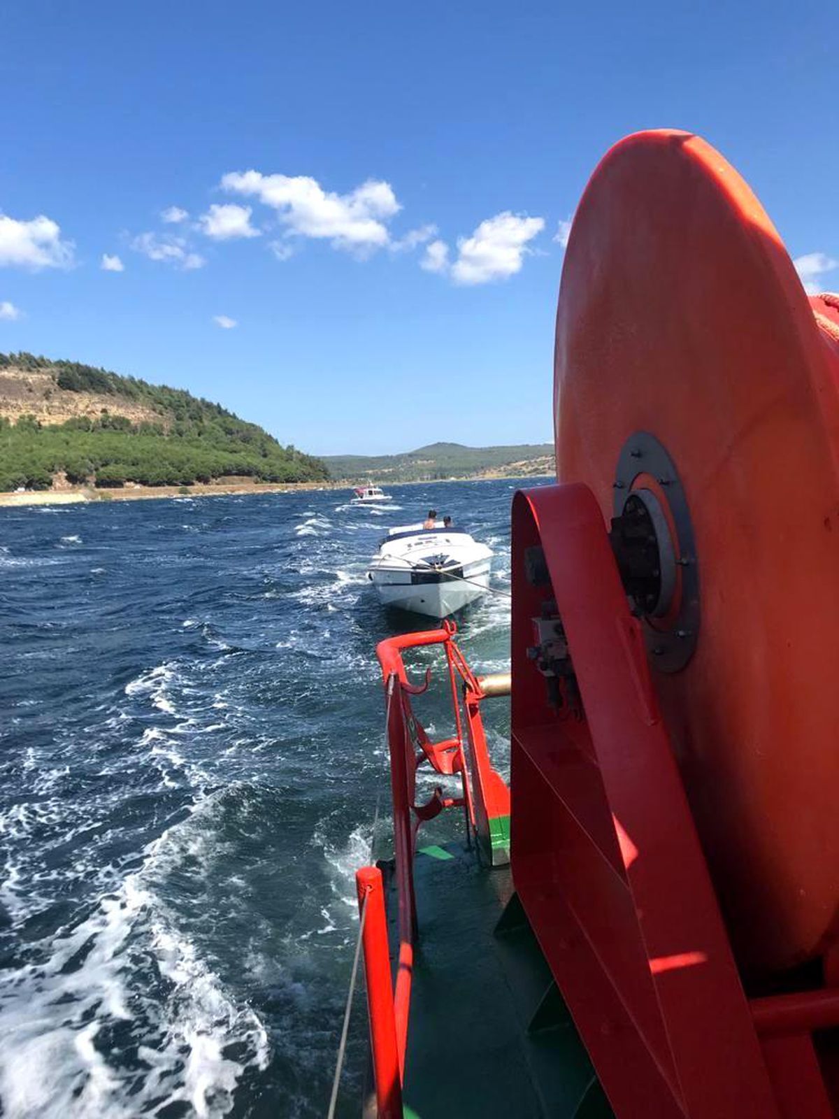 Çanakkale Boğazı\'nda sürüklenen gemi kurtarıldı