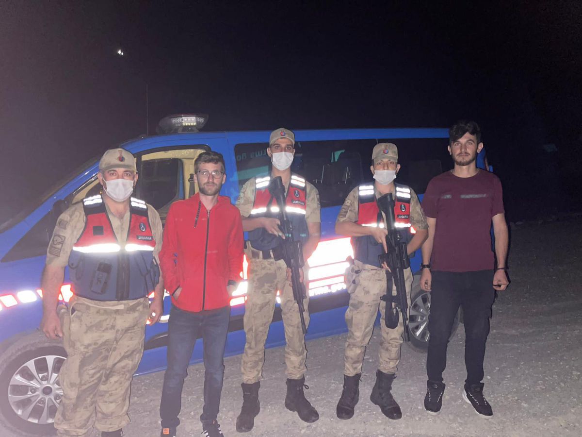 Erzincan\'da heyelan nedeniyle yaylada mahsur kalan 2 kişiyi jandarma kurtardı
