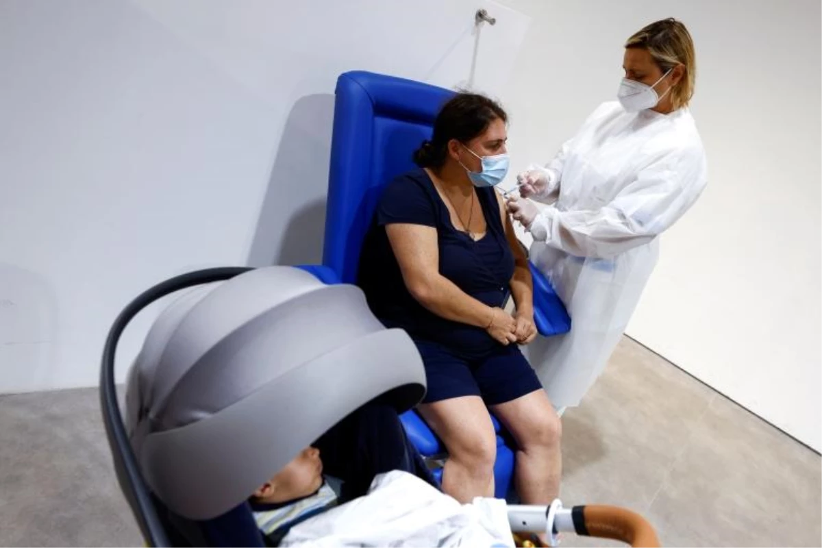 İtalya\'nın yeni koronavirüs raporuna göre ölüm riski aşı olanlarda yüzde 97 daha az