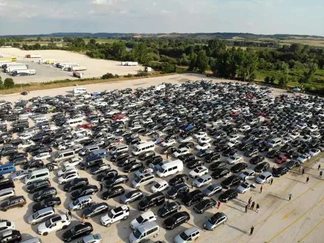 Kapıkule'de otoparklar doldu taştı