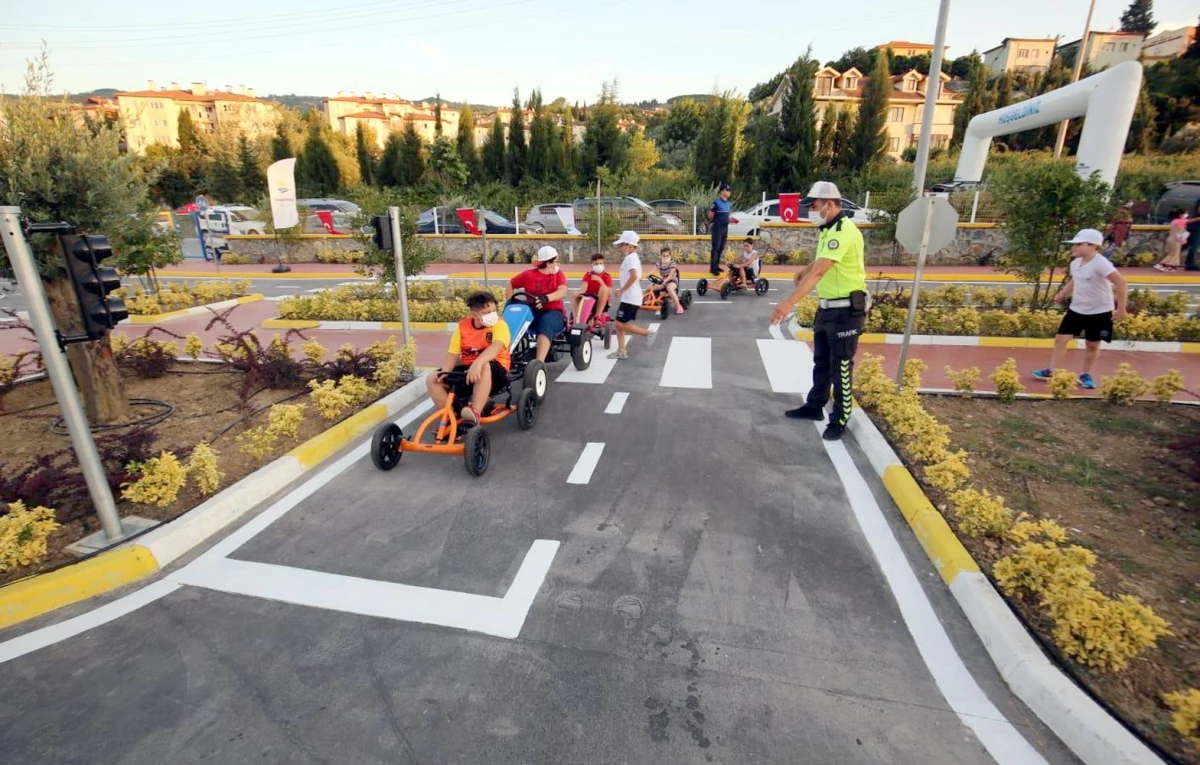 Son dakika haberleri: Karamürsel\'de Çocuk Trafik Eğitim Parkı törenle açıldı
