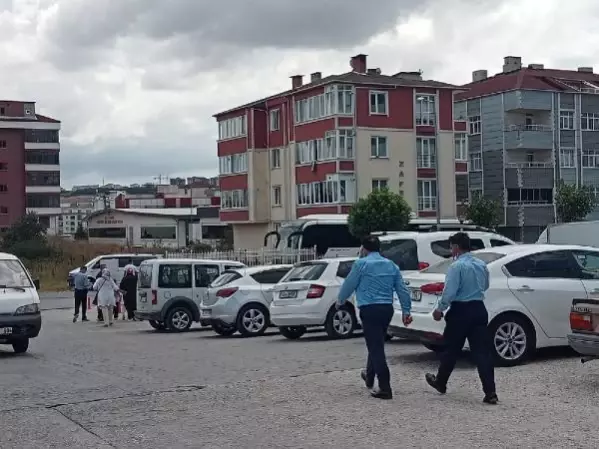 Karantinada olmaları gerekirken, yolcu taşırken yakalandılar