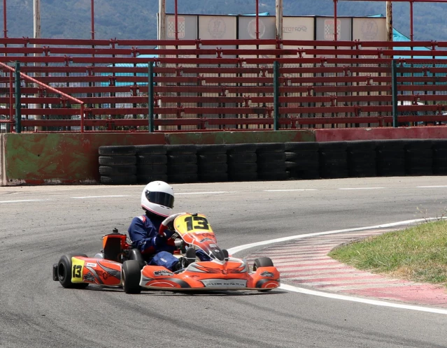 Kocaeli'de otomobil ve karting yarışları heyecanı yaşanıyor