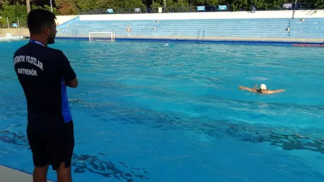 Otizmli Ertuğrul'un hedefi Avrupa şampiyonu olmak Otizmli Ertuğrul'un hedefi Avrupa şampiyonu olmak