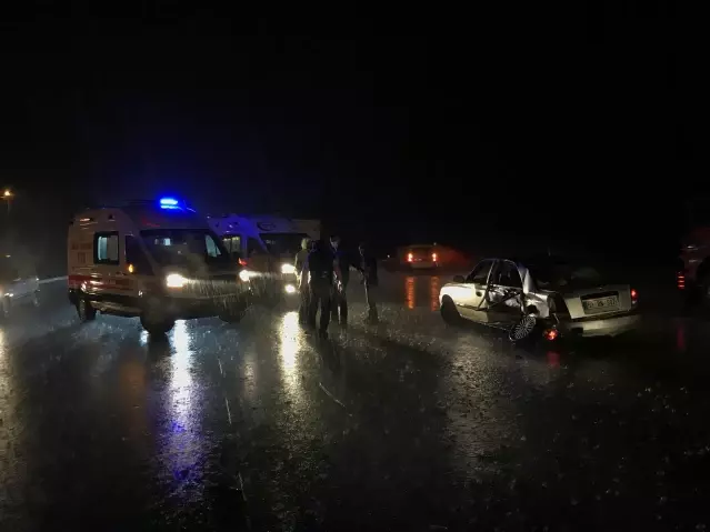 Son dakika haberi! Rize'de iki otomobil çarpıştı: 1 ölü, 1 yaralı