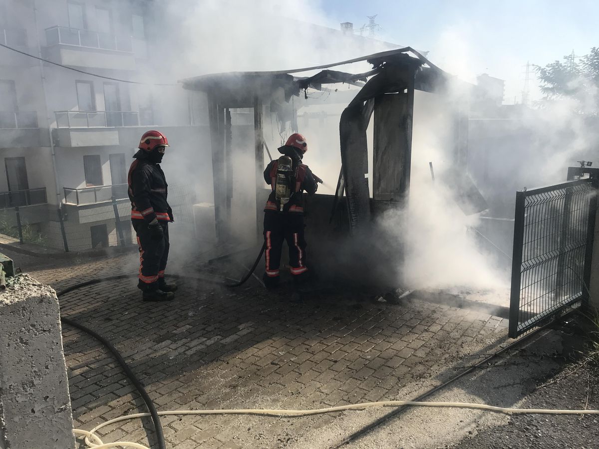 Son dakika haberleri | Sakarya\'da yurdun güvenlik kulübesini ateşe verdiği iddia edilen şüpheli yakalandı
