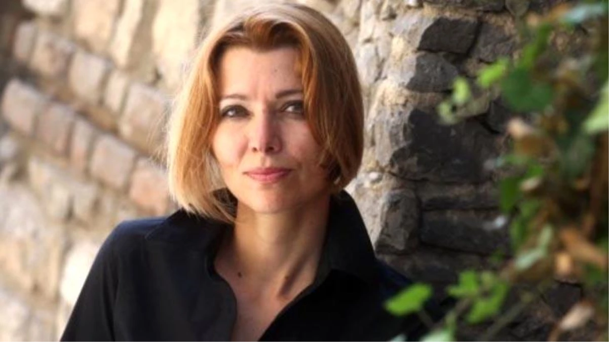 Ünlü yazar Elif Şafak biseksüel olduğunu açıkladı