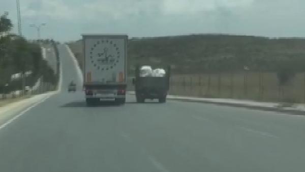 Başakşehir\'de trafikte tartıştığı sürücüyü böyle sıkıştırdı