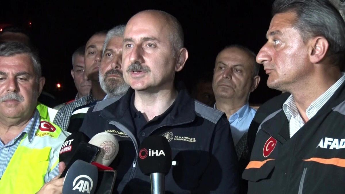 Son dakika 3. sayfa: Batı Karadeniz\'deki sel felaketinde can kaybı 64\'ye çıktı
