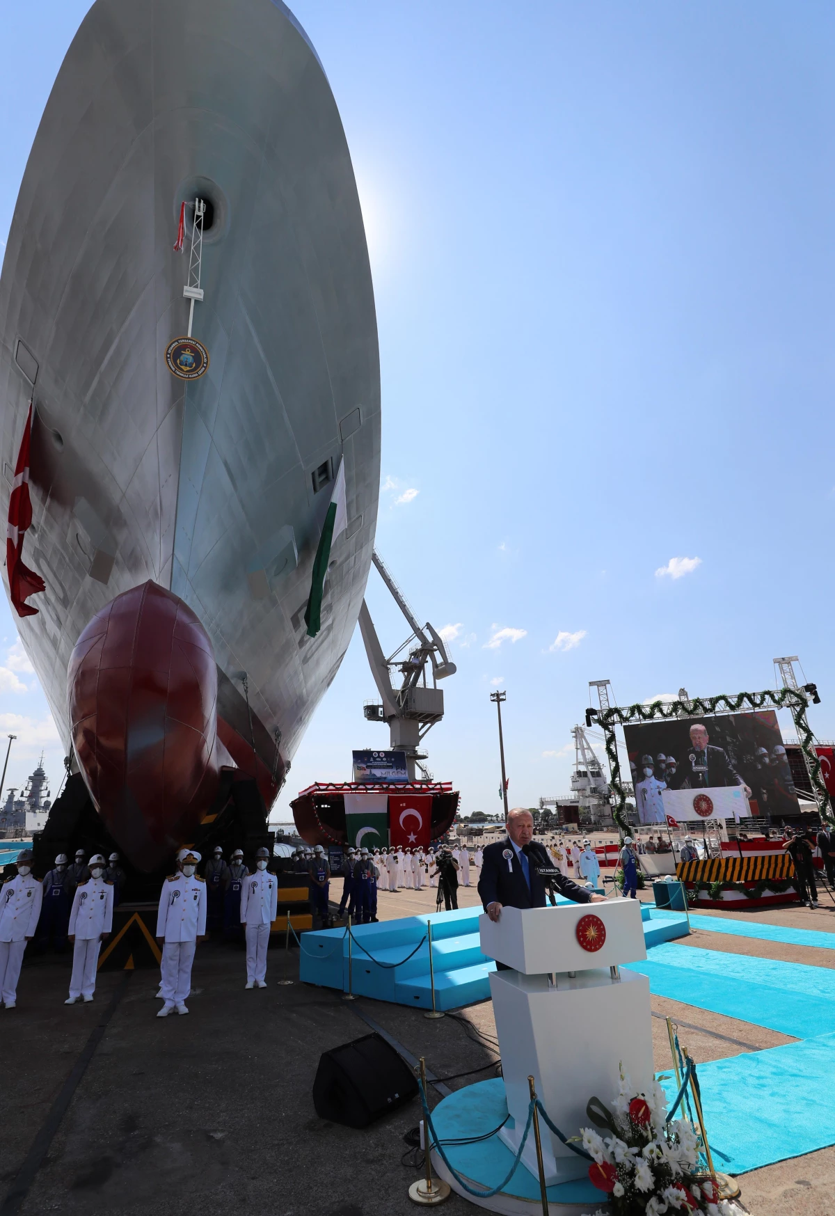 Cumhurbaşkanı Erdoğan, Pakistan MİLGEM Korvet Projesi 1\'inci Gemi Denize İniş ve Açık Deniz Karakol Gemisi Projesi 1\'inci Gemi Sac Kesim Töreni\'nde...