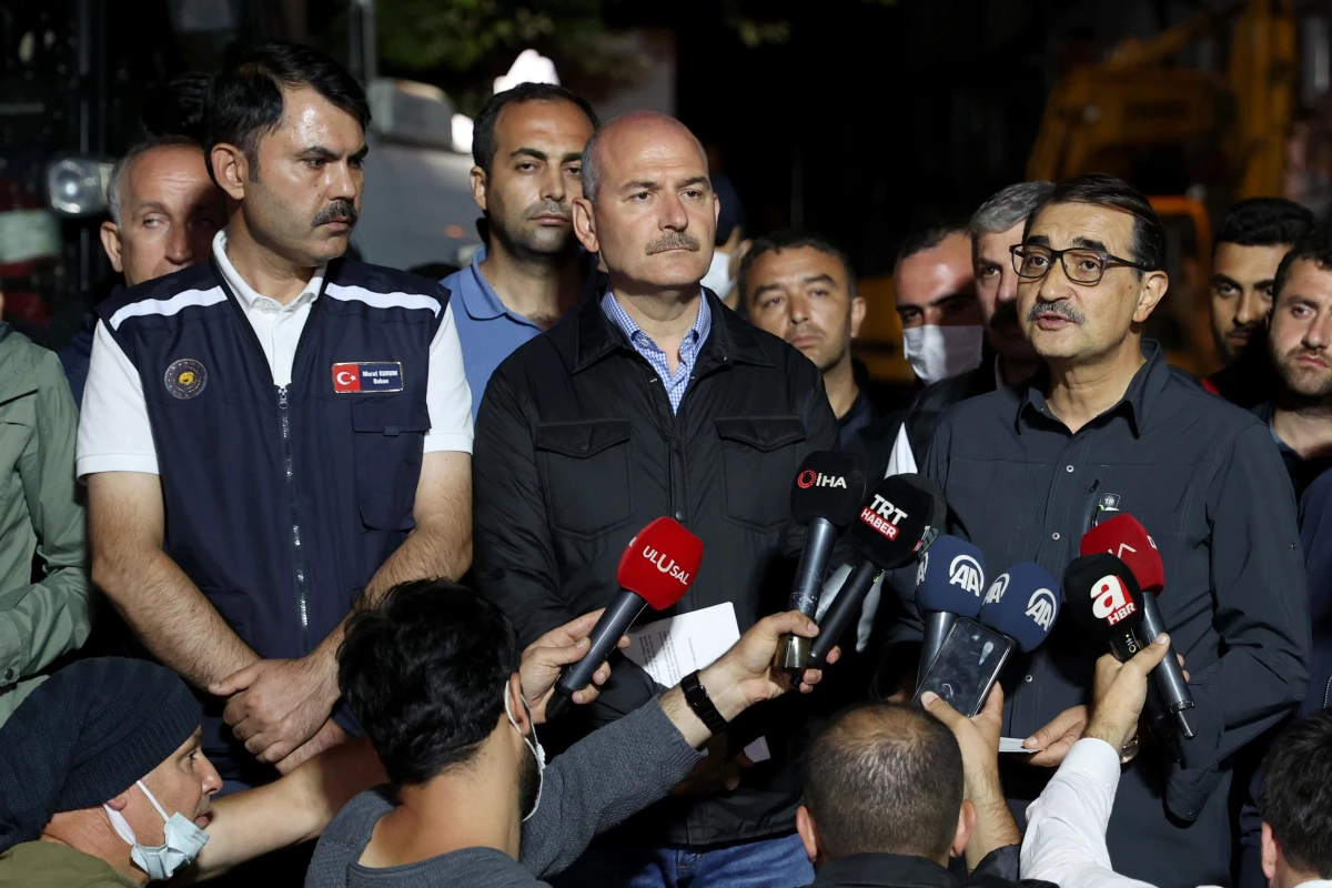 İçişleri Bakanı Süleyman Soylu, sel felaketinin yaşandığı Bozkurt\'ta açıklama yaptı: (1)