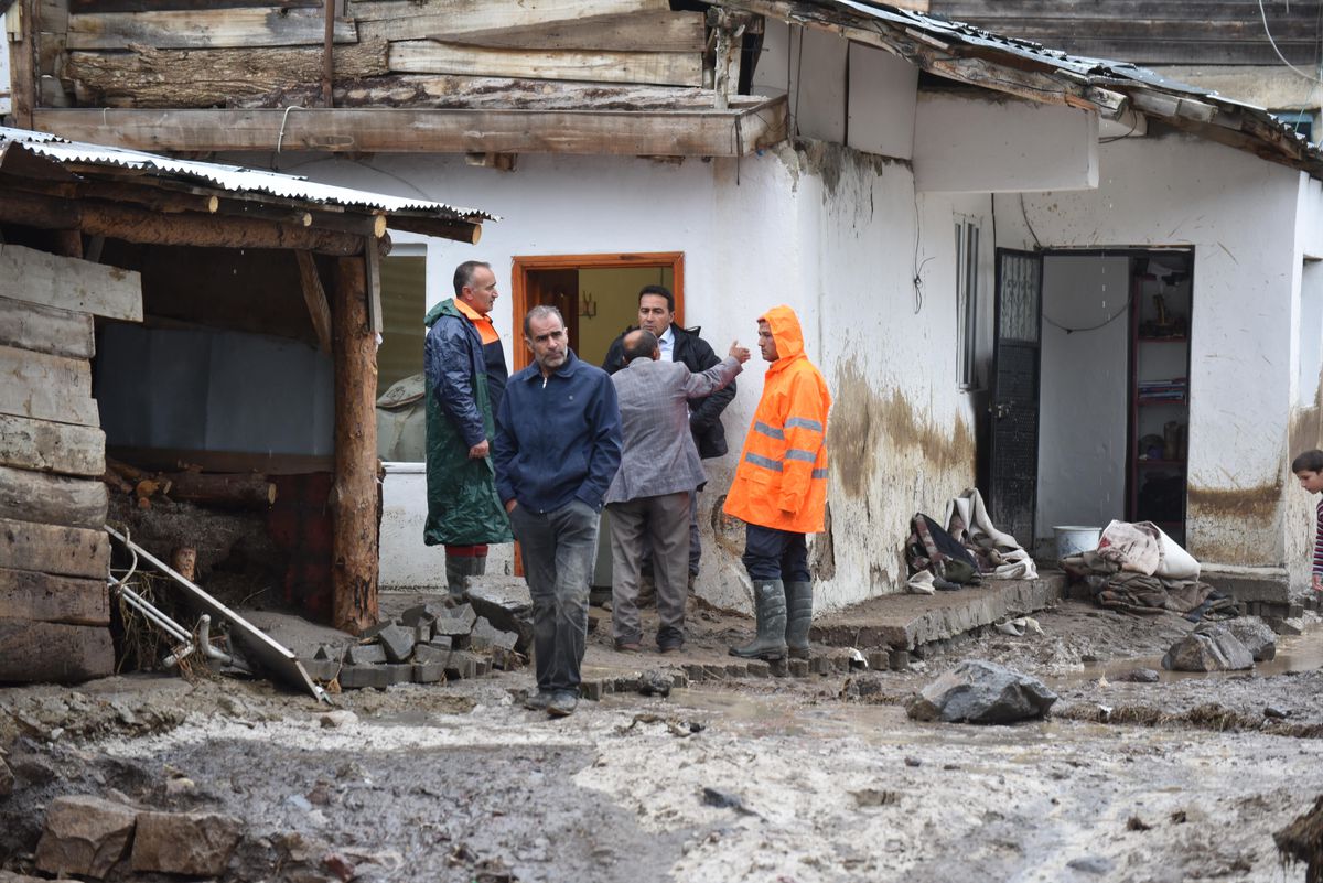 Son dakika haber... Kars\'ta selin vurduğu köyde hasar tespit çalışması yeniden başladı