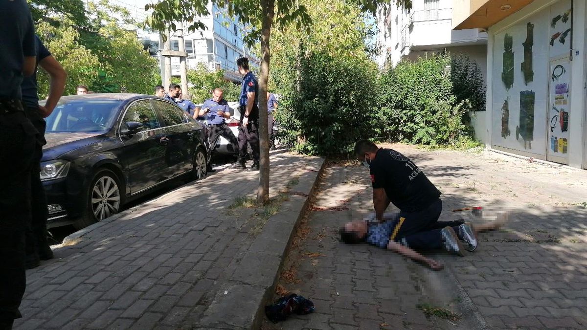 Komşular arasındaki bıçaklı kavgada ölü sayısı 2\'ye çıktı