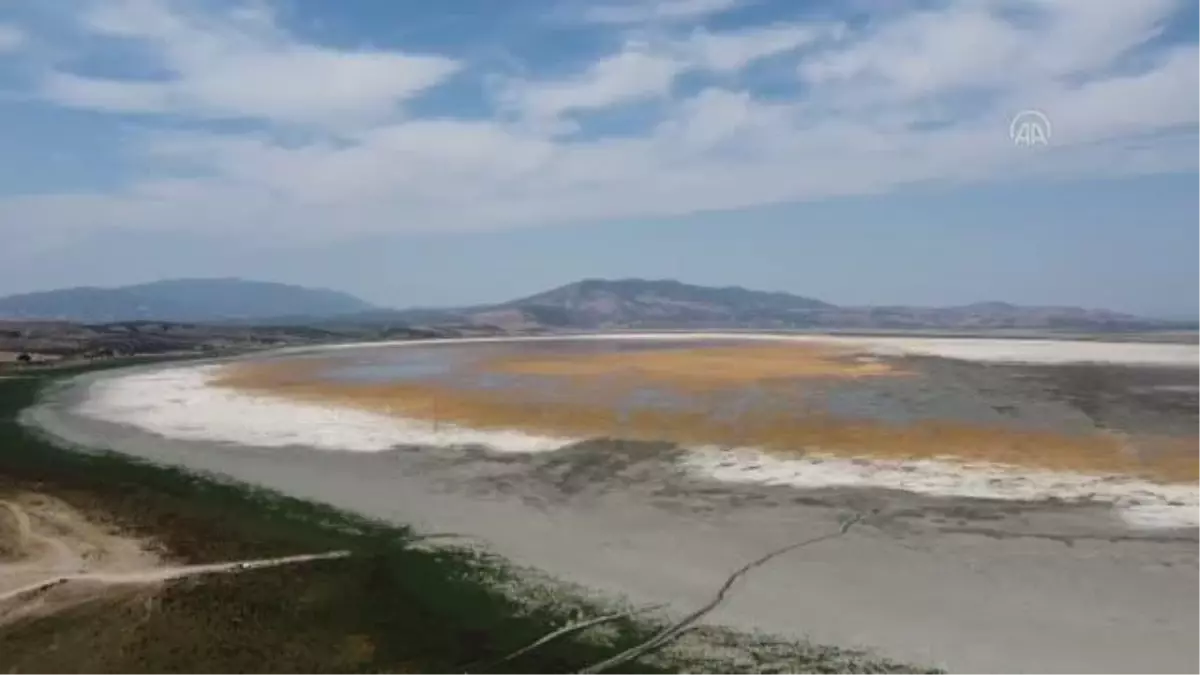 Marmara Gölü kuruma noktasına geldi