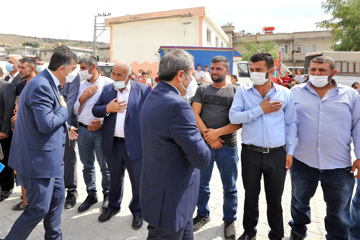 TBMM İdari Amiri Şahin ve yerel yöneticiler Gaziantep\'te mahalle muhtarlarıyla buluştu