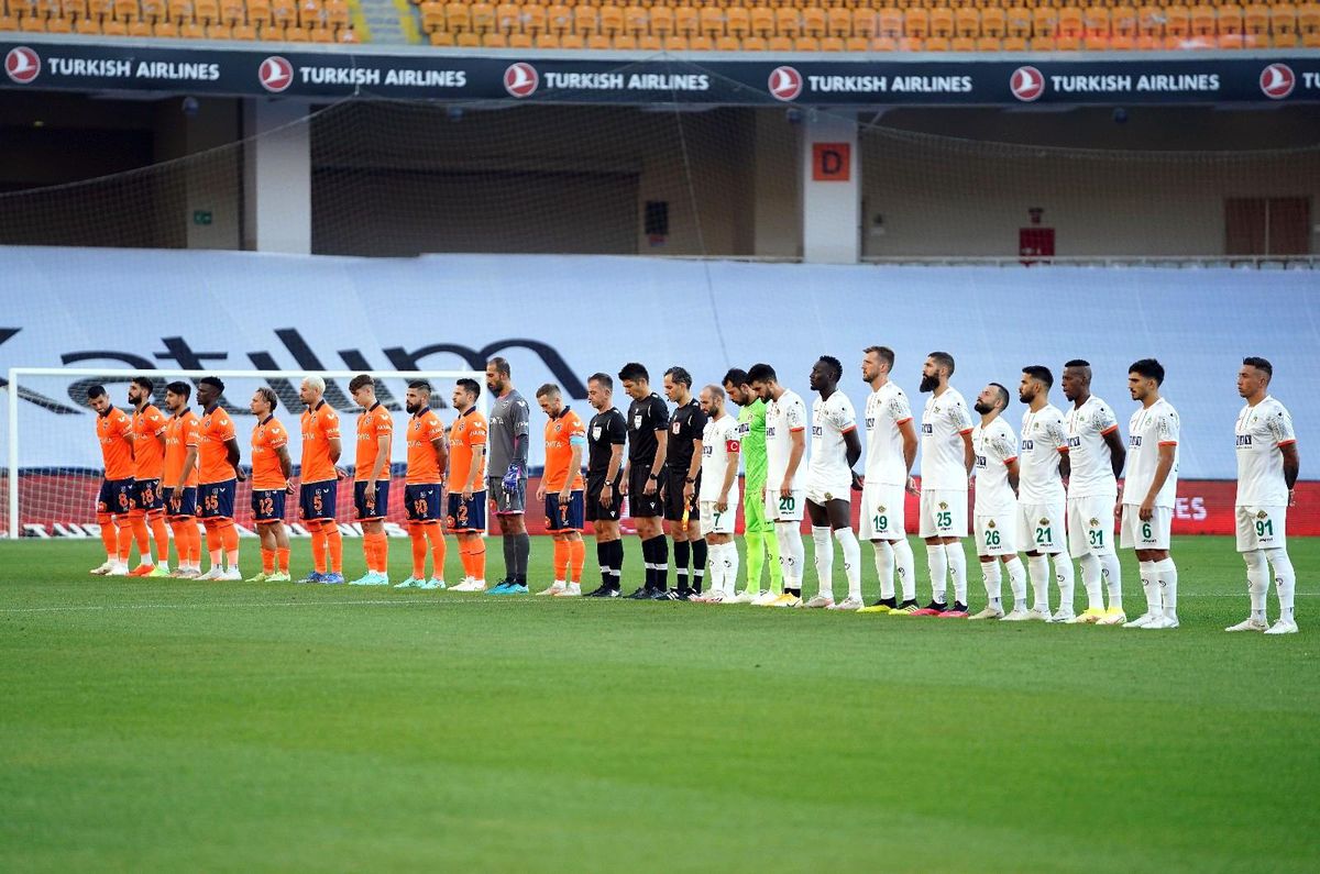Süper Lig: Medipol Başakşehir: 0 - Aytemiz Alanyaspor: 1 (Maç devam ediyor)