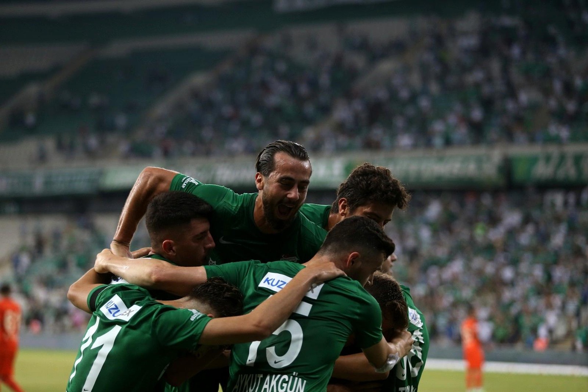 TFF 1. Lig: Bursaspor: 1 Adanaspor: 1 (İlk yarı sonucu)