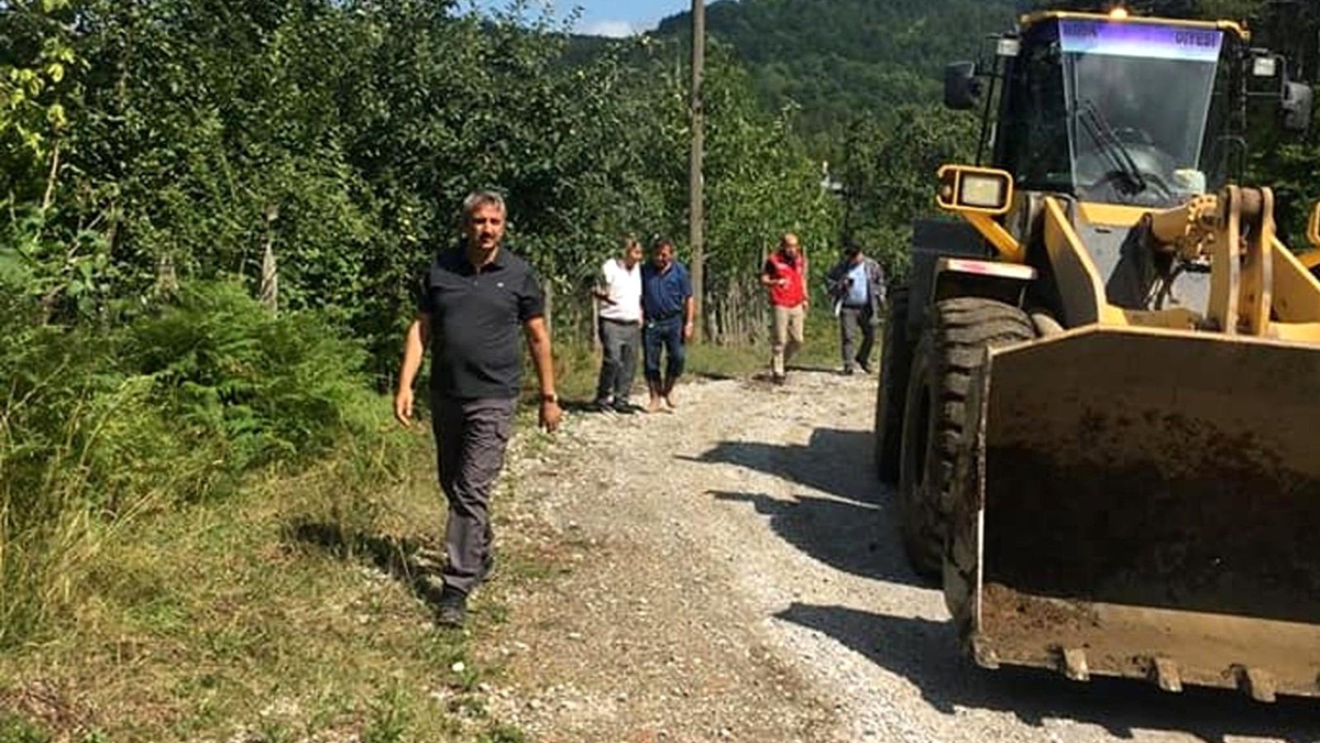 Son dakika yaşam: Vali Sezer, afet bölgesinde: Sel felaketi yaraları sarılıyor