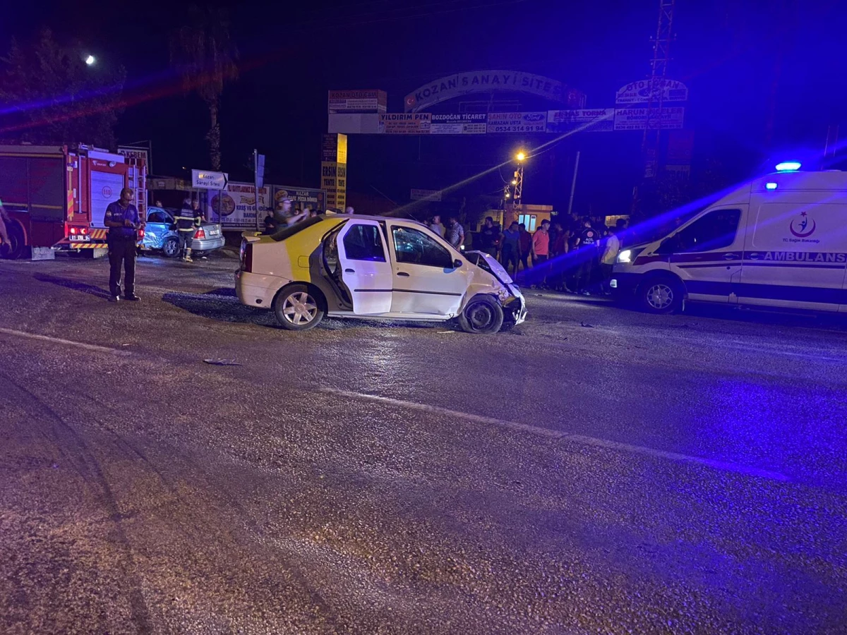 Adana\'da trafik kazasında 3\'ü çocuk 8 kişi yaralandı