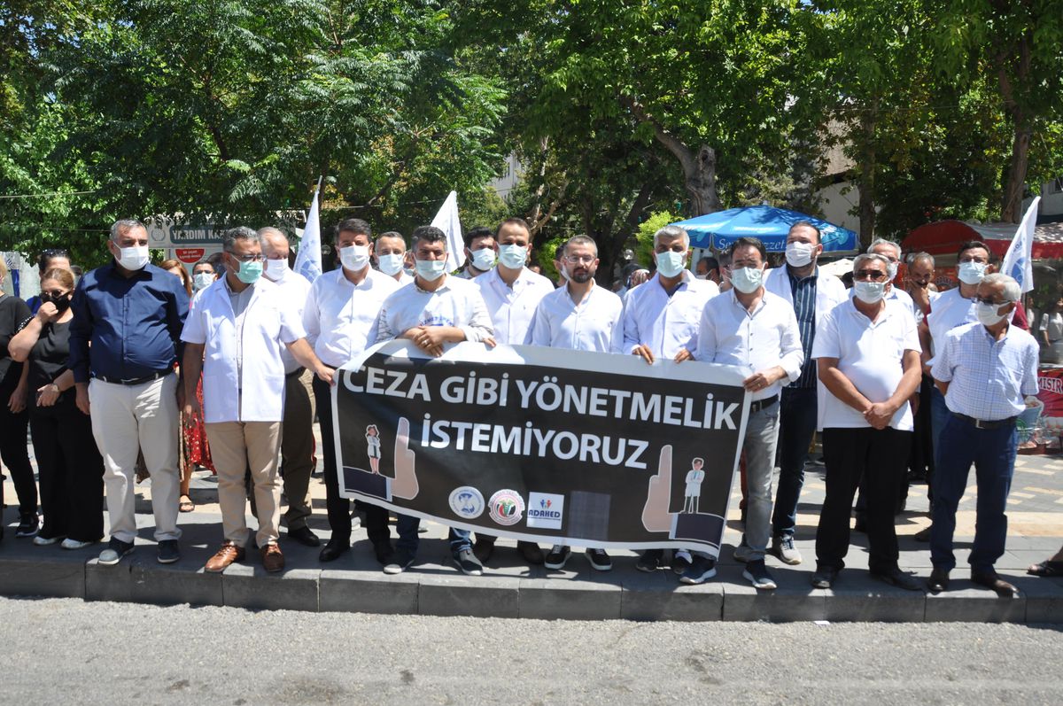 Adıyaman\'da aile hekimleri bir günlük iş bıraktı