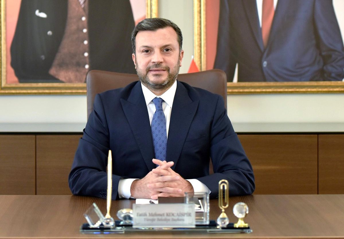 Yüreğir Belediye Başkanı Kocaispir bir maaşını AFAD\'a bağışladı