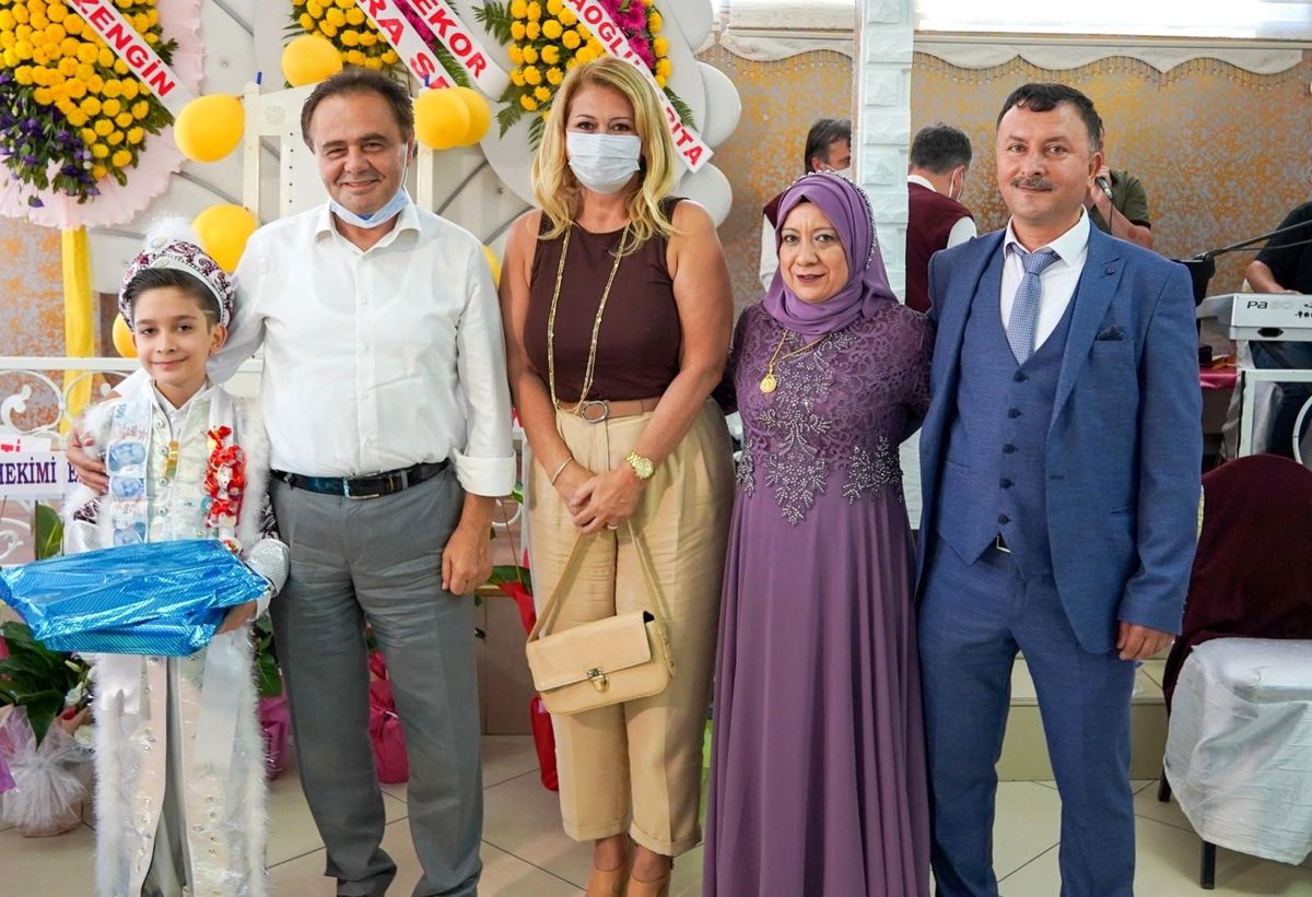 Başkan Şahin aileleri mutlu günlerinde yalnız bırakmadı