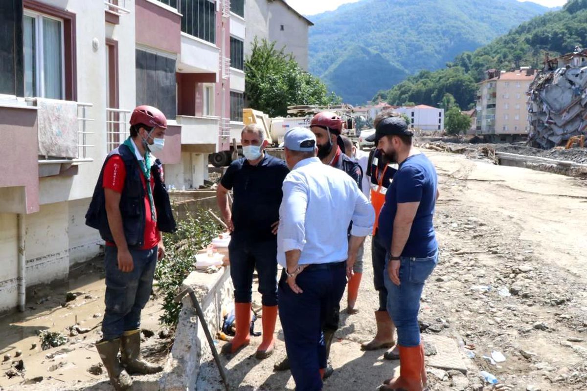 Başkan Sandıkçı: "Sel bölgesine yardımlarımız devam edecek"