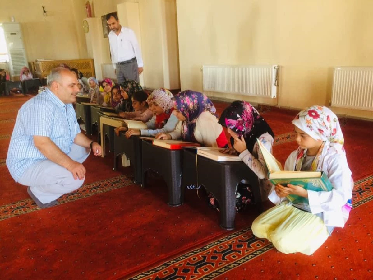 Ergani\'de yaz Kur\'an kurslarına yoğun ilgi