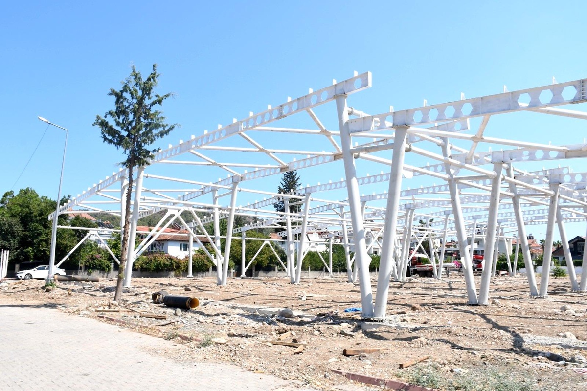 Kemer Belediyesi\'nden kapalı pazar yeri çalışması