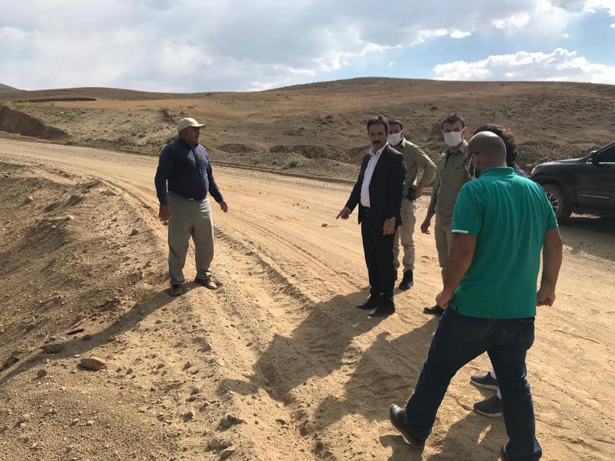 Saray Kaymakamı Ataman, beton yol çalışmalarını inceledi