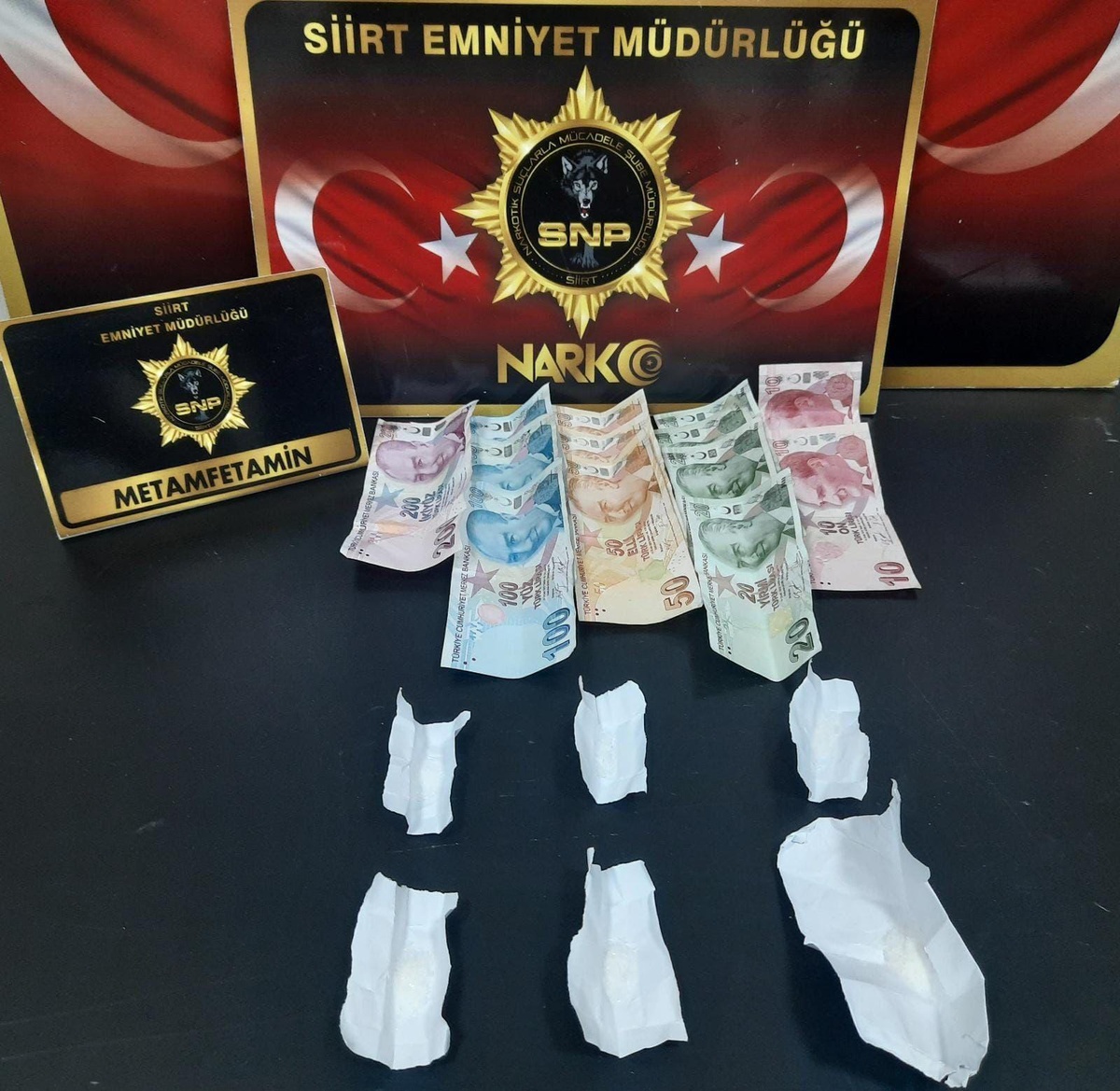 Siirt\'te polisten kaçan şüphelinin pantolon fermuarında uyuşturucu bulundu