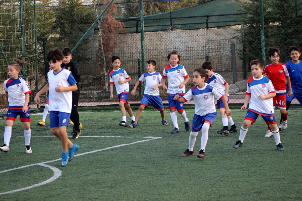 Spor yapan çocuklar hayatta daha mutlu ve başarılı