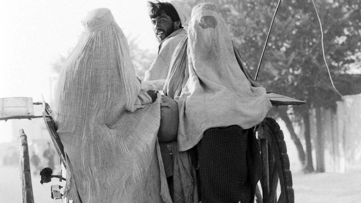 Taliban\'la birlikte Afganistan\'da kadınların ve kız çocuklarının hangi kazanımları tehdit altında?