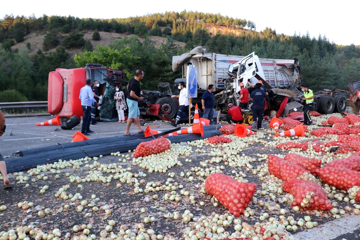 Son dakika haberi: TEM\'de zincirleme trafik kazası: 6 yaralı