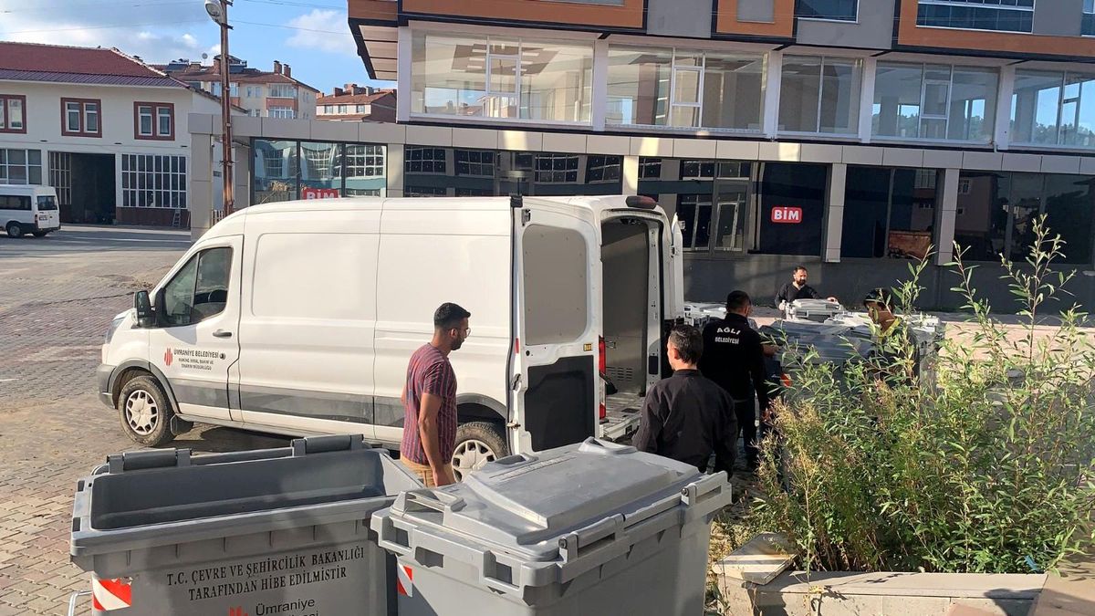 Ümraniye\'den Kastamonu için yardım araçları yola çıktı