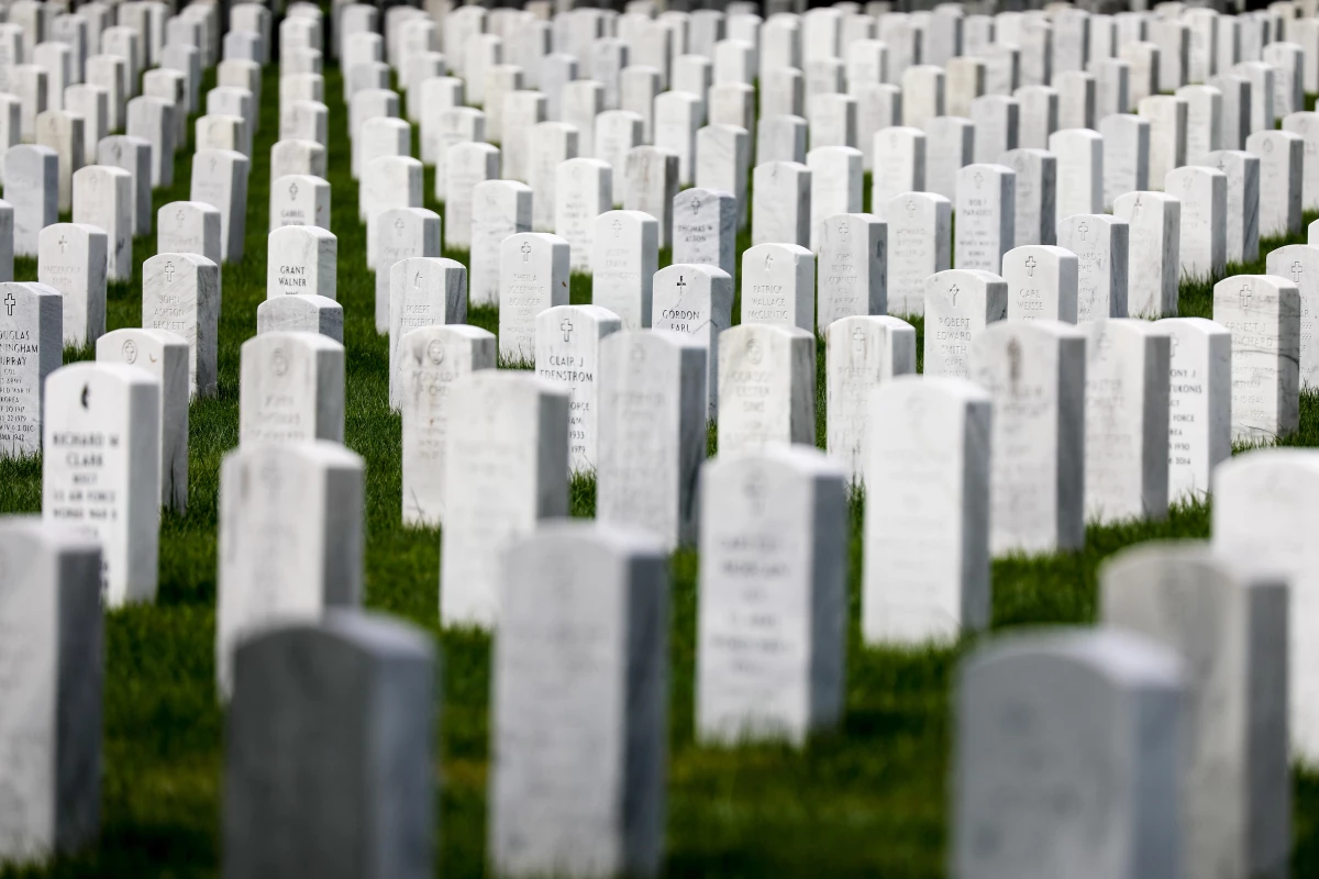 ABD\'nin Afganistan\'da 20 yıl süren en uzun savaşında 2 bin 400\'den fazla Amerikan askeri yaşamını yitirdi