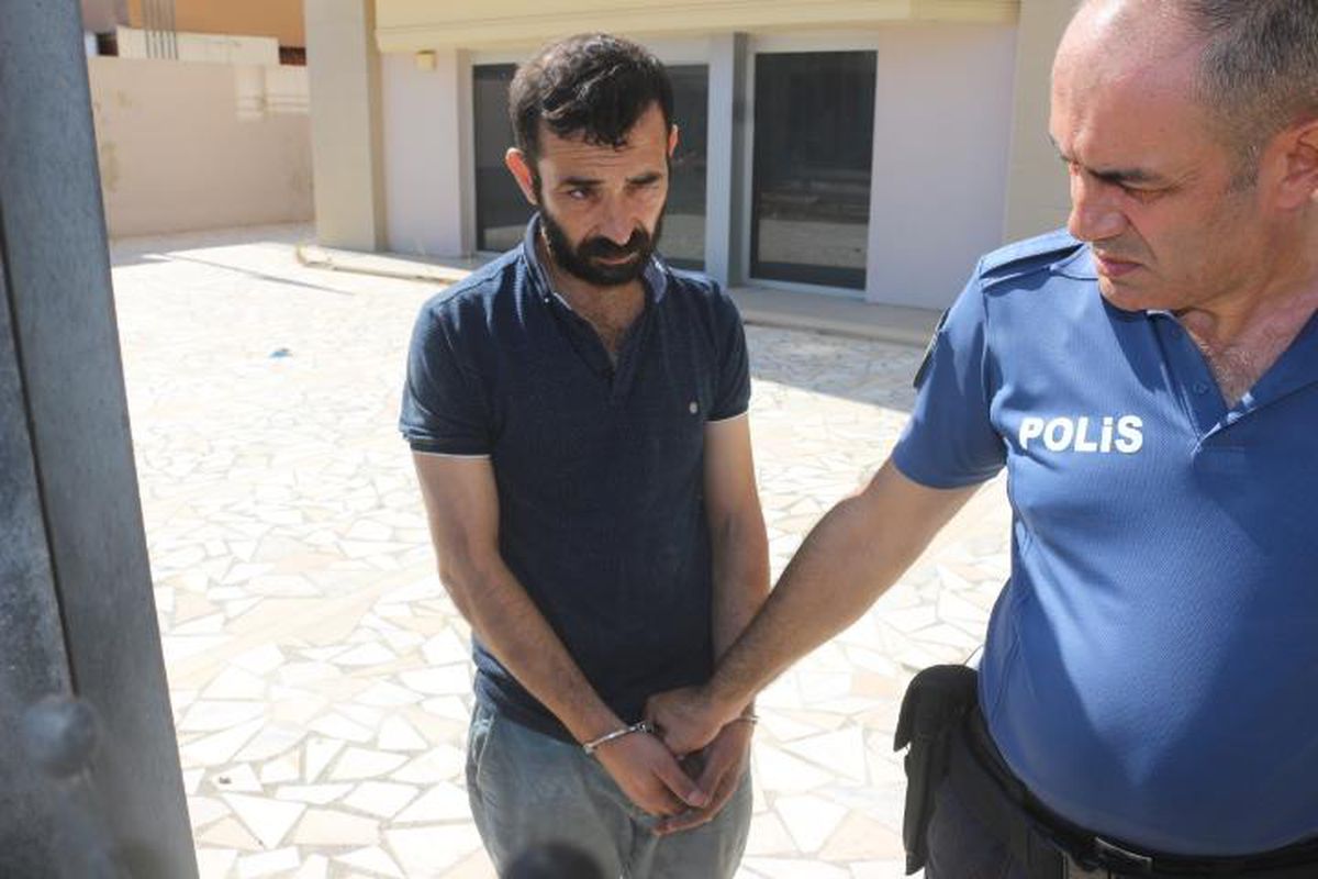 Binadan klima dış ünitesi çalmaya çalıştıkları iddiasıyla 3 zanlı yakalandı