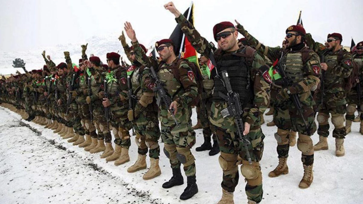 Afganistan ordusu, Taliban\'a nasıl boyun eğdi? Cevap hayalet taburlarda saklı