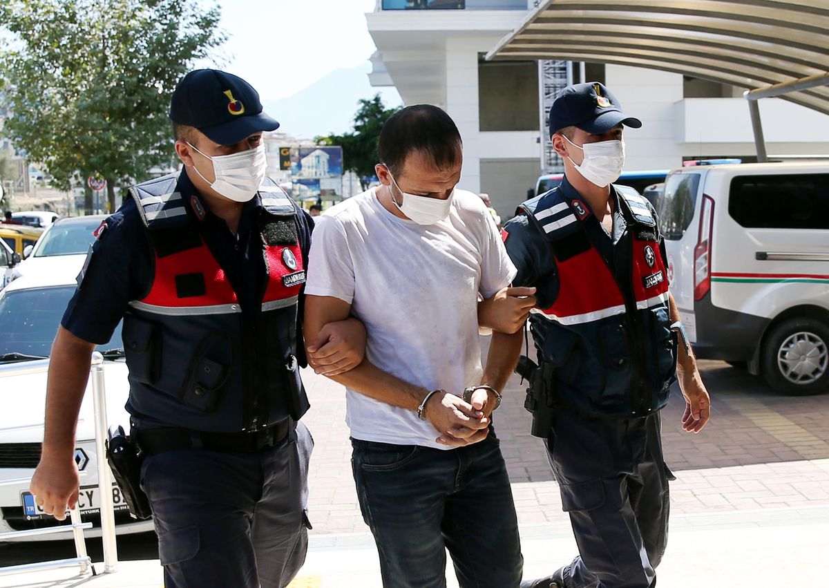 Antalya\'da uyuşturucu operasyonunda yakalanan bir kişi serbest bırakıldı