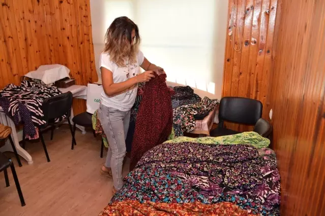 Çukurova Belediyesi'nden yangın mağduru kadınlara şalvar ve pijama