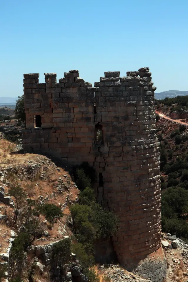 Hatay'daki tarihi Koz Kalesi turizme kazandırılacak