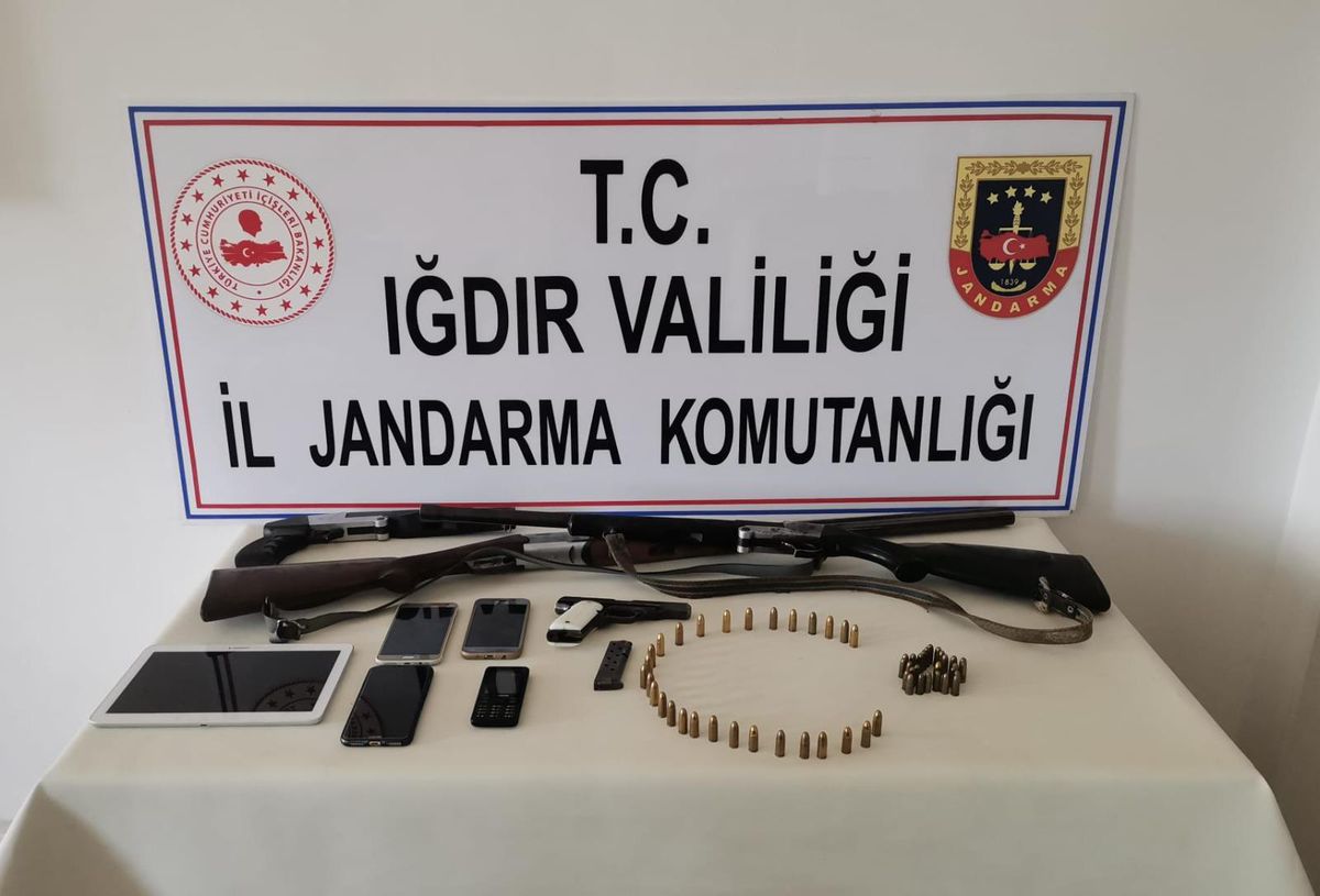 Iğdır\'da sosyal medya üzerinden terör propagandası yaptığı iddiasıyla 3 kişi yakalandı