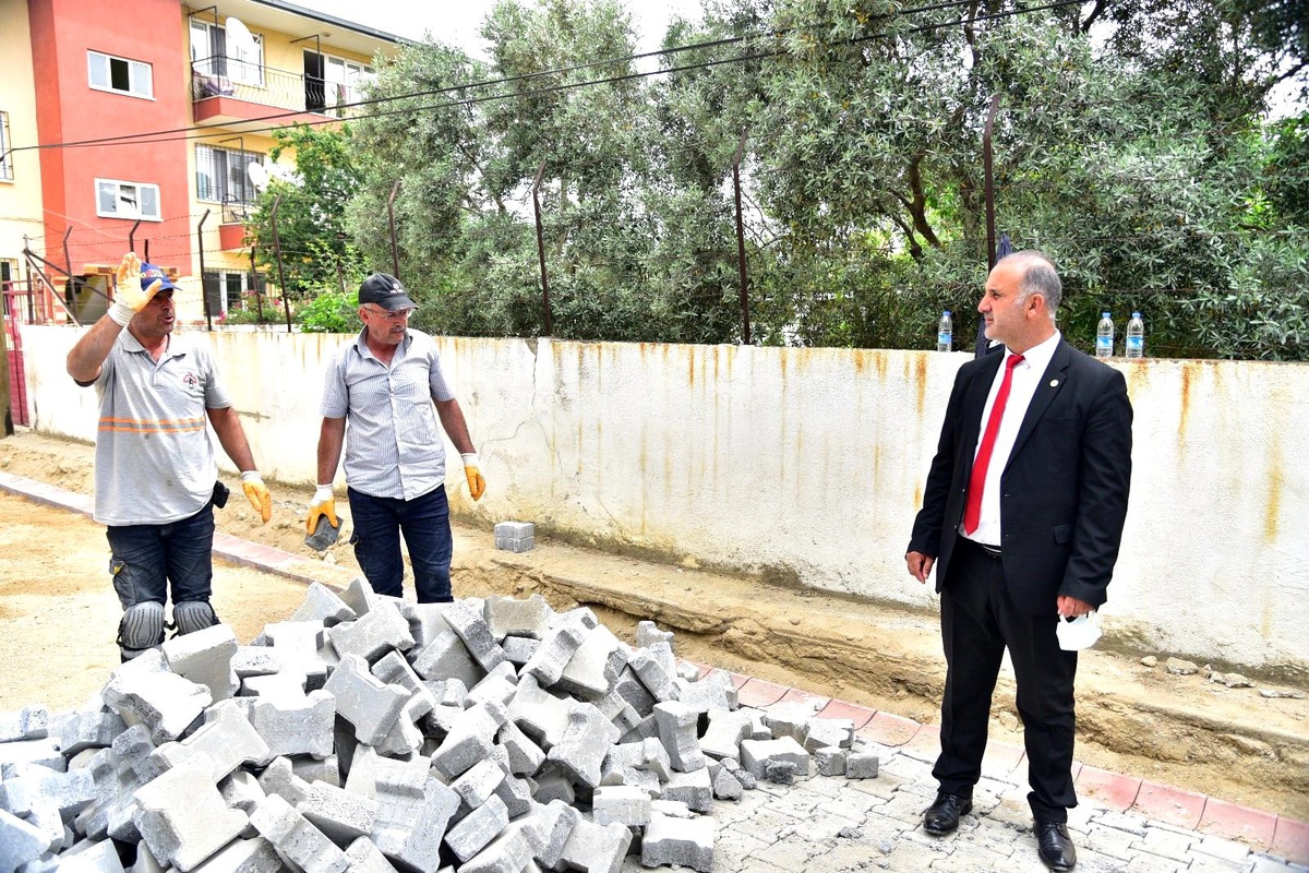 İncirliova\'da yol yapım çalışmaları aralıksız devam ediyor