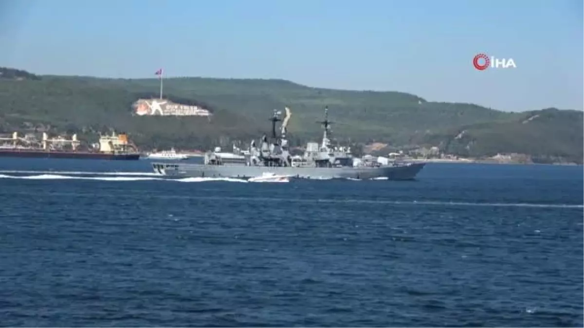 İtalya savaş gemisi Çanakkale Boğazı\'ndan geçti