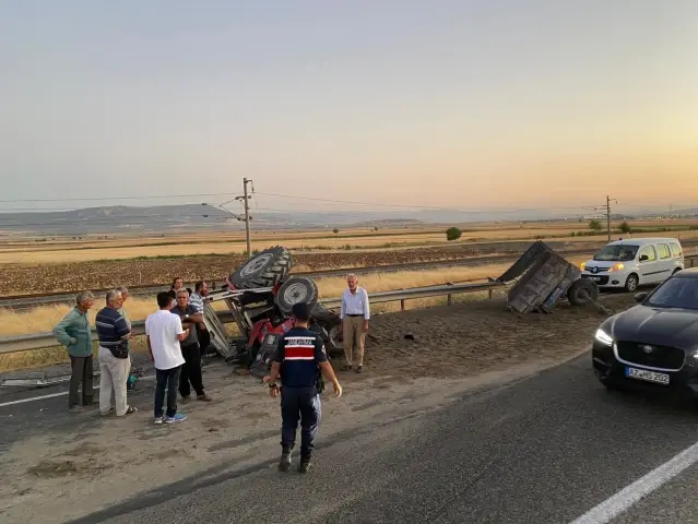 KAHRAMANMARAŞ - Tırla traktör çarpıştı: 2 yaralı