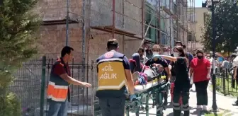 Karaman'da inşaatın 3. katından düşen işçi ağır yaralandı